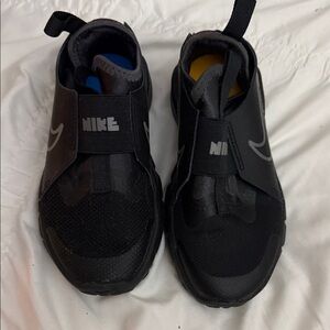 Nike Black Slip-On Kids Sneakers with Subtle Reflective Swoosh